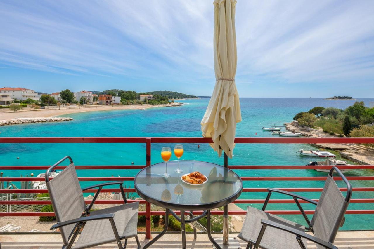Apartments Villa Zrinka - Last Season Ever! Rogoznica  Bagian luar foto