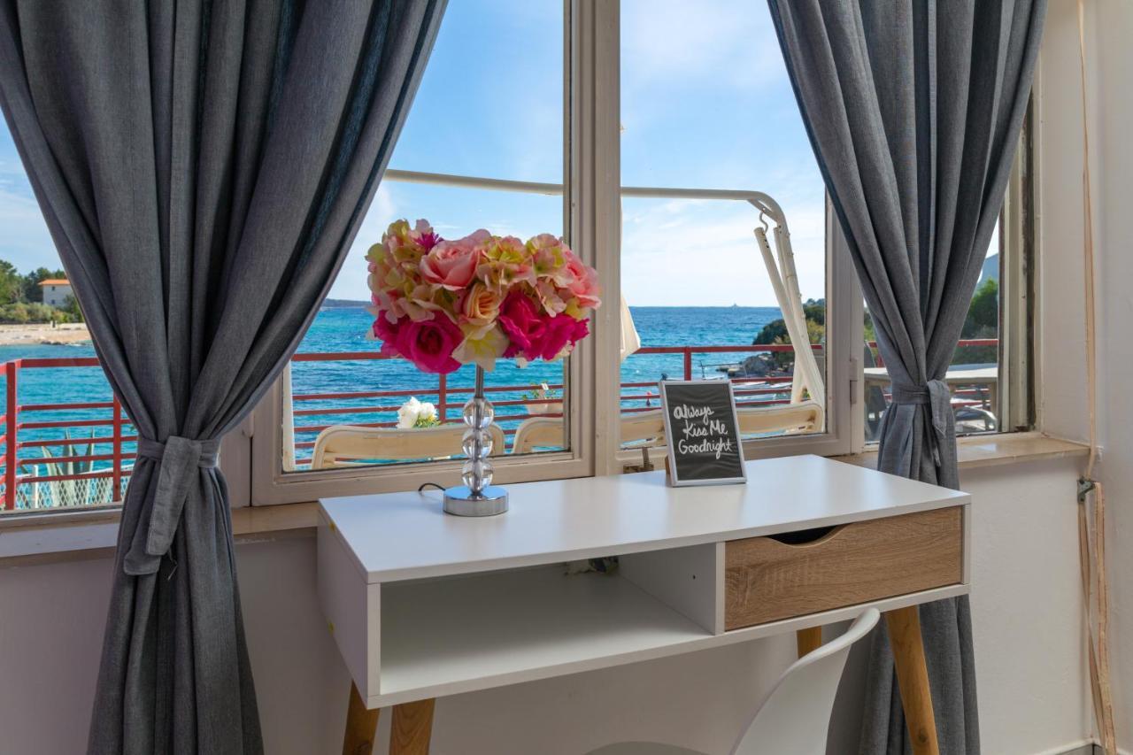 Apartments Villa Zrinka - Last Season Ever! Rogoznica  Bagian luar foto