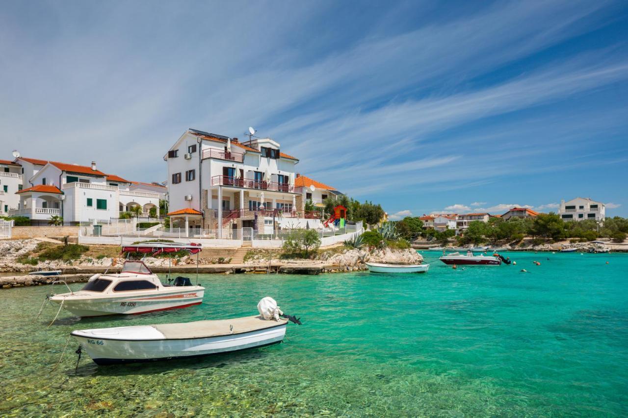 Apartments Villa Zrinka - Last Season Ever! Rogoznica  Bagian luar foto